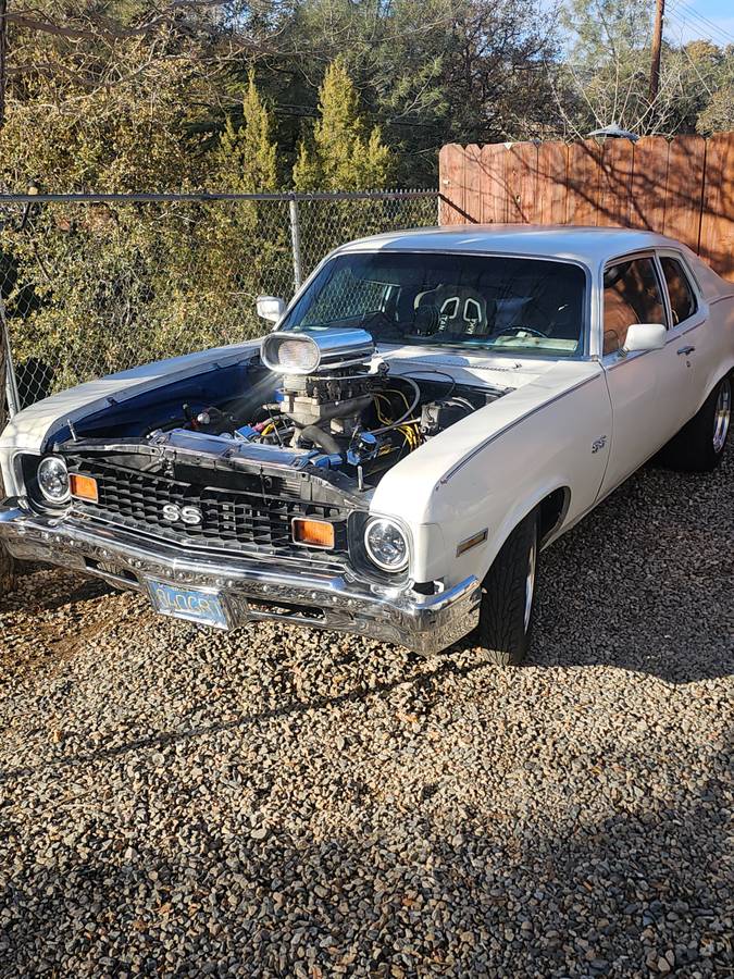 Chevy-nova-1973-white-10