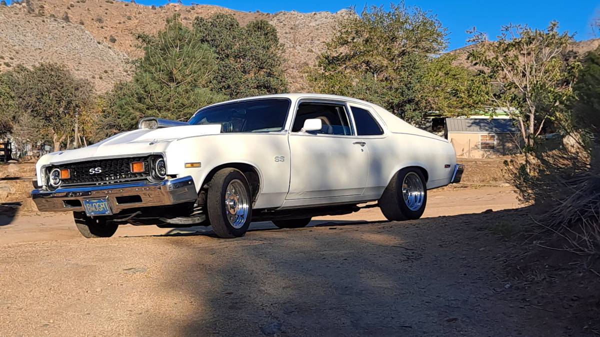 Chevy-nova-1973-white-8