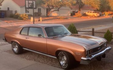 Chevy-nova-1974-custom-11