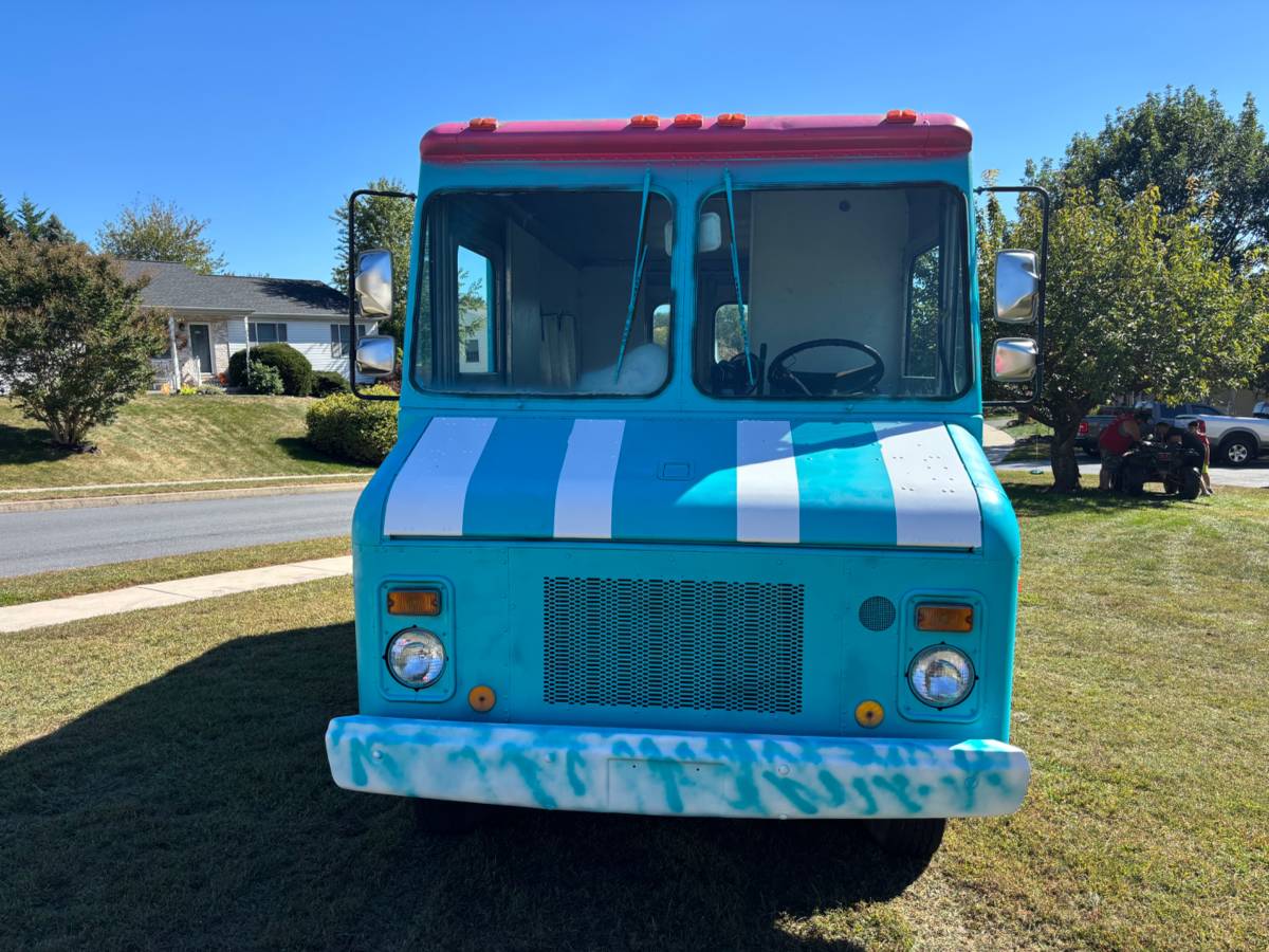 Chevy-p30-step-van-1980-1