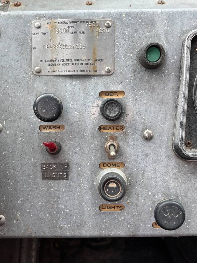 Chevy-p30-step-van-1980-27