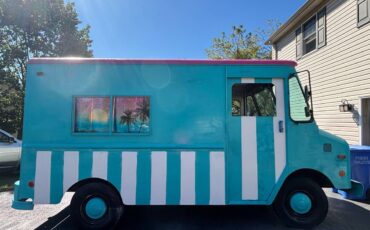 Chevy-p30-step-van-1980