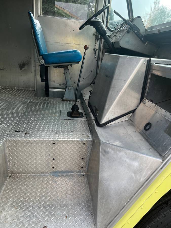 Chevy-p30-step-van-1989-7