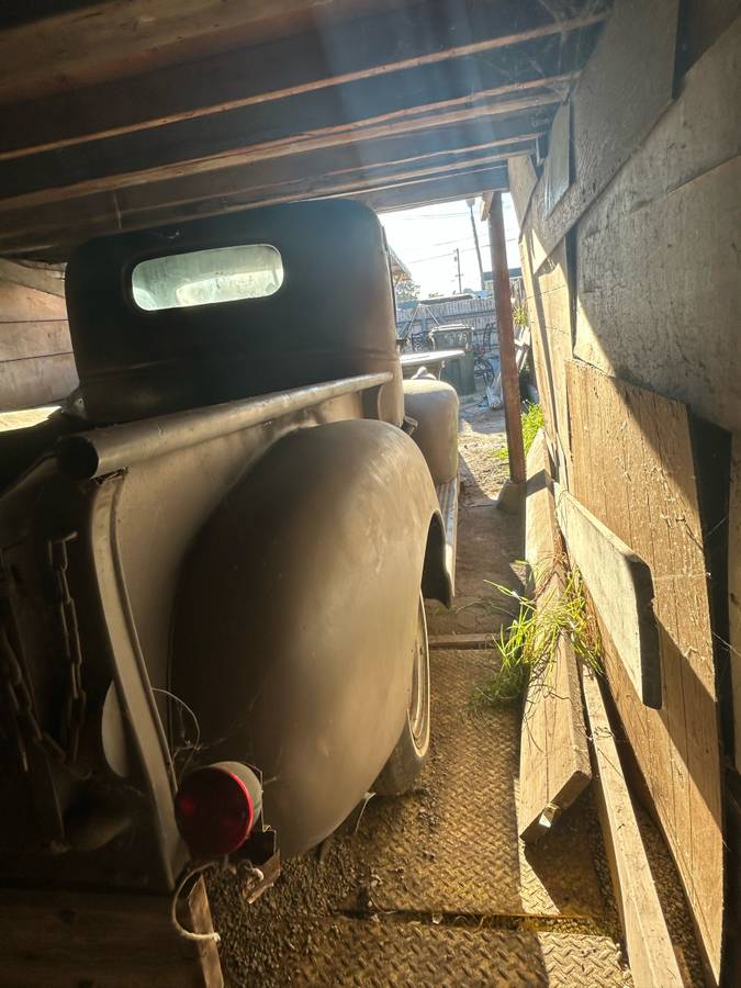 Chevy-pickup-1942-grey-3