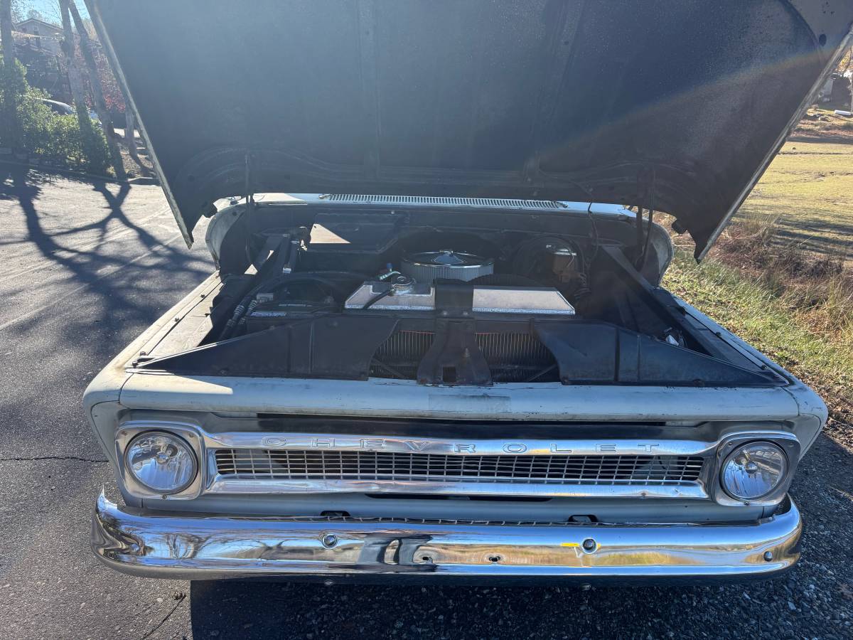 Chevy-pickup-1965-white-12