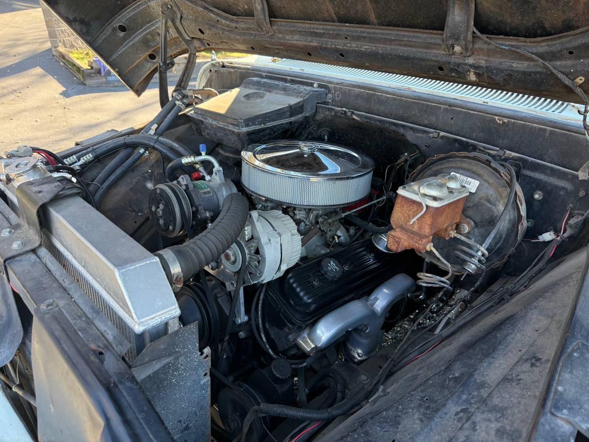 Chevy-pickup-1965-white-15