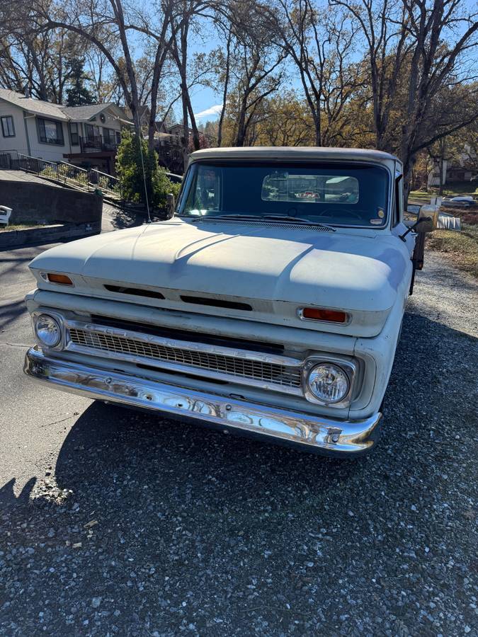 Chevy-pickup-1965-white-5