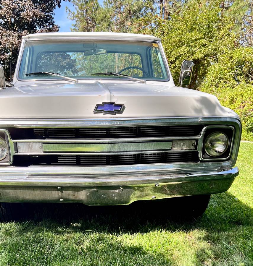 Chevy-pickup-c20-1970-white-12