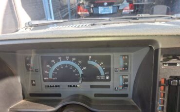 Chevy-s-10-tahoe-1991-custom-5