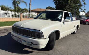 Chevy-s10-1996-white-1