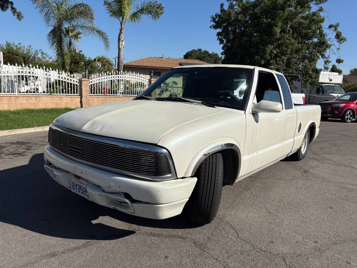 Chevy-s10-1996-white-1