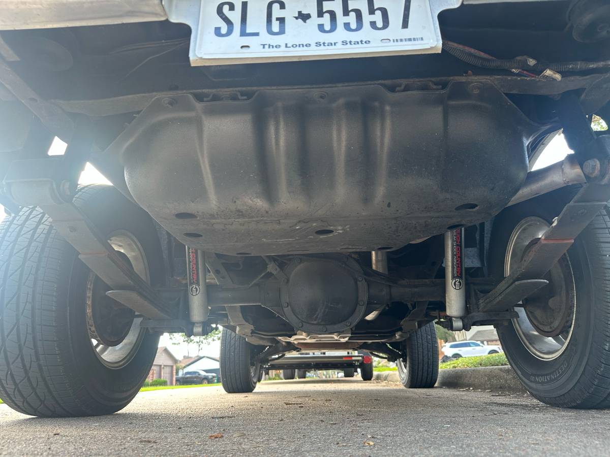 Chevy-s10-blazer-4x4-1990-black-2