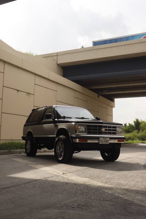 Chevy-s10-blazer-4x4-1990-black-4