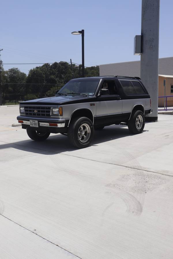 Chevy-s10-blazer-4x4-1990-black-5