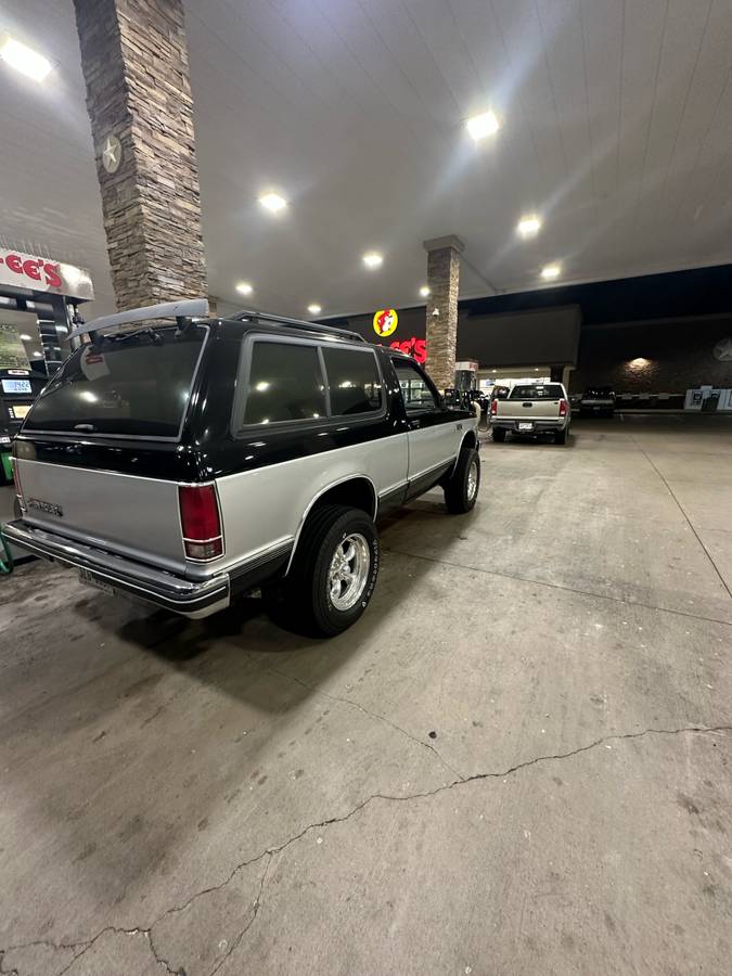 Chevy-s10-blazer-4x4-1990-black-7