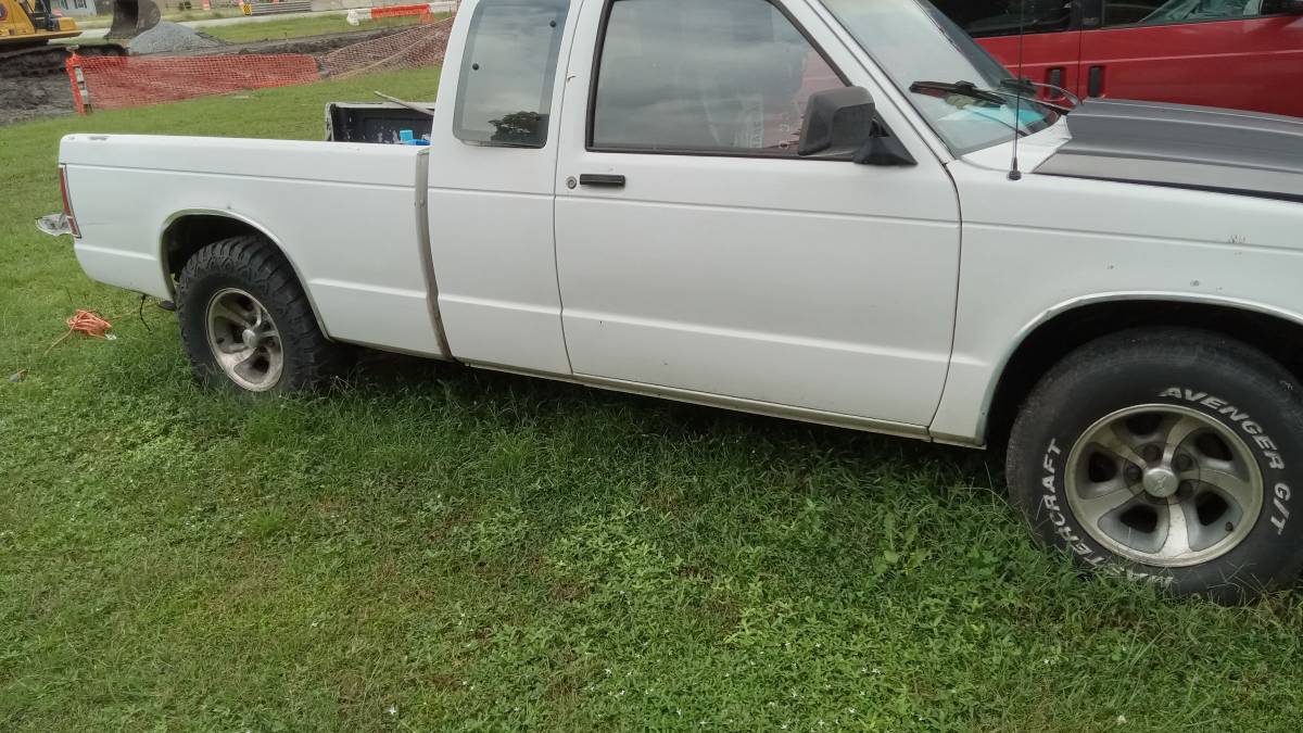 Chevy-s10-pickup-1991-white-6