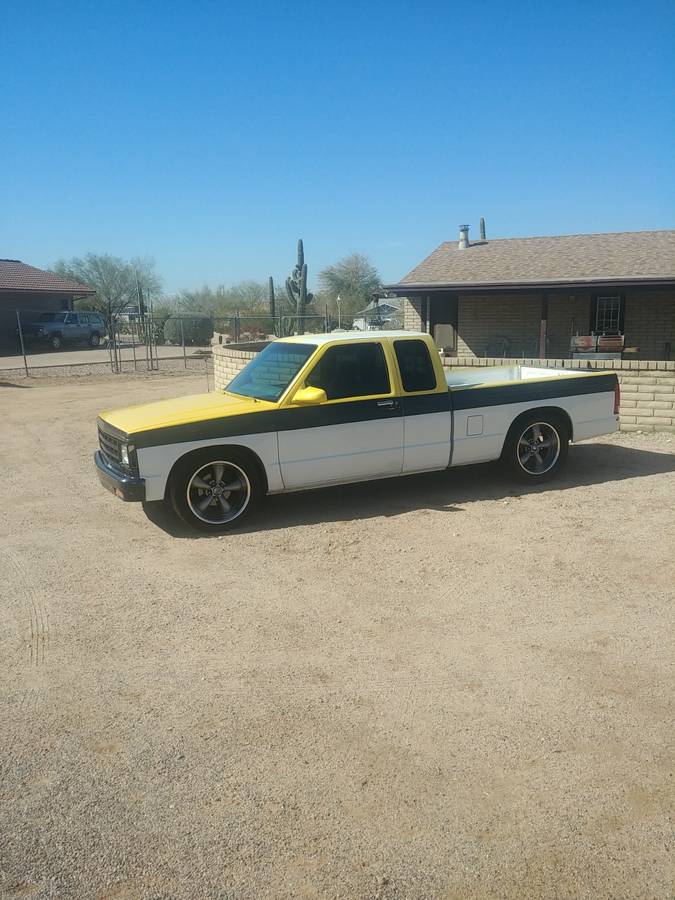 Chevy-s15-ext-cab-1984-custom-1