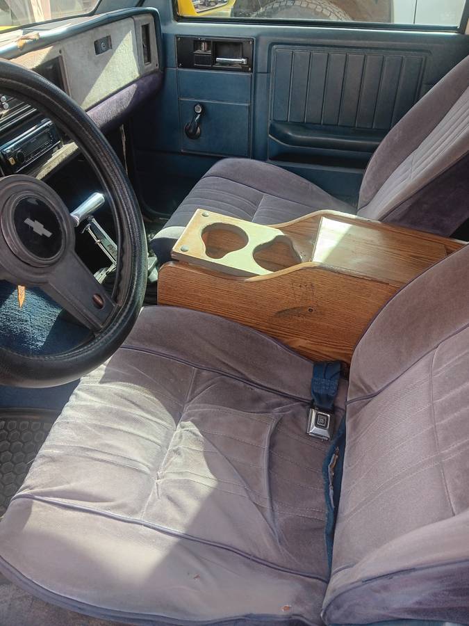 Chevy-s15-ext-cab-1984-custom-11