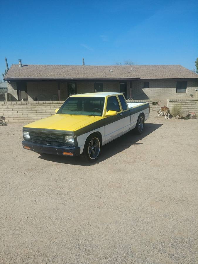 Chevy-s15-ext-cab-1984-custom-3