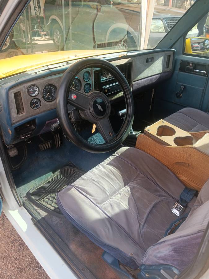 Chevy-s15-ext-cab-1984-custom-9