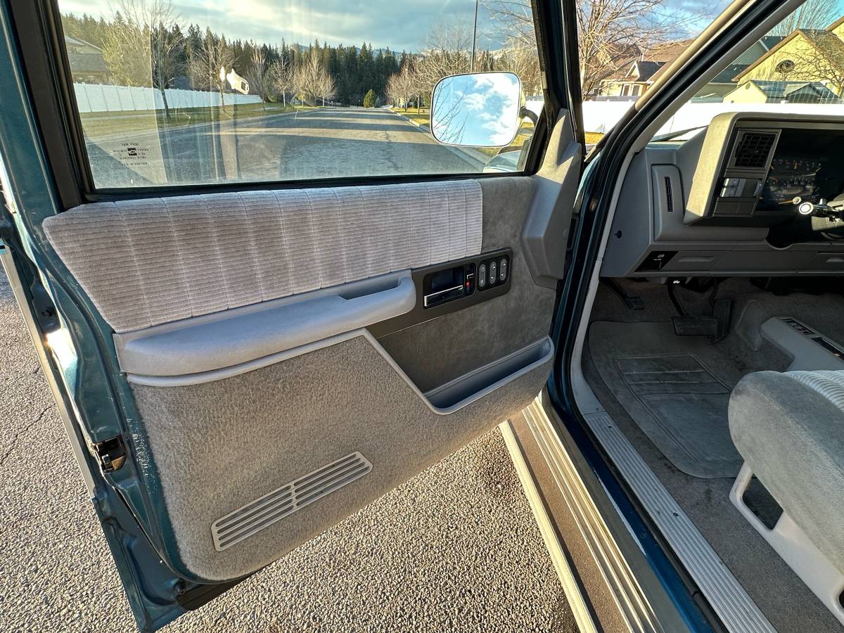 Chevy-silverado-1500-1992-blue-9