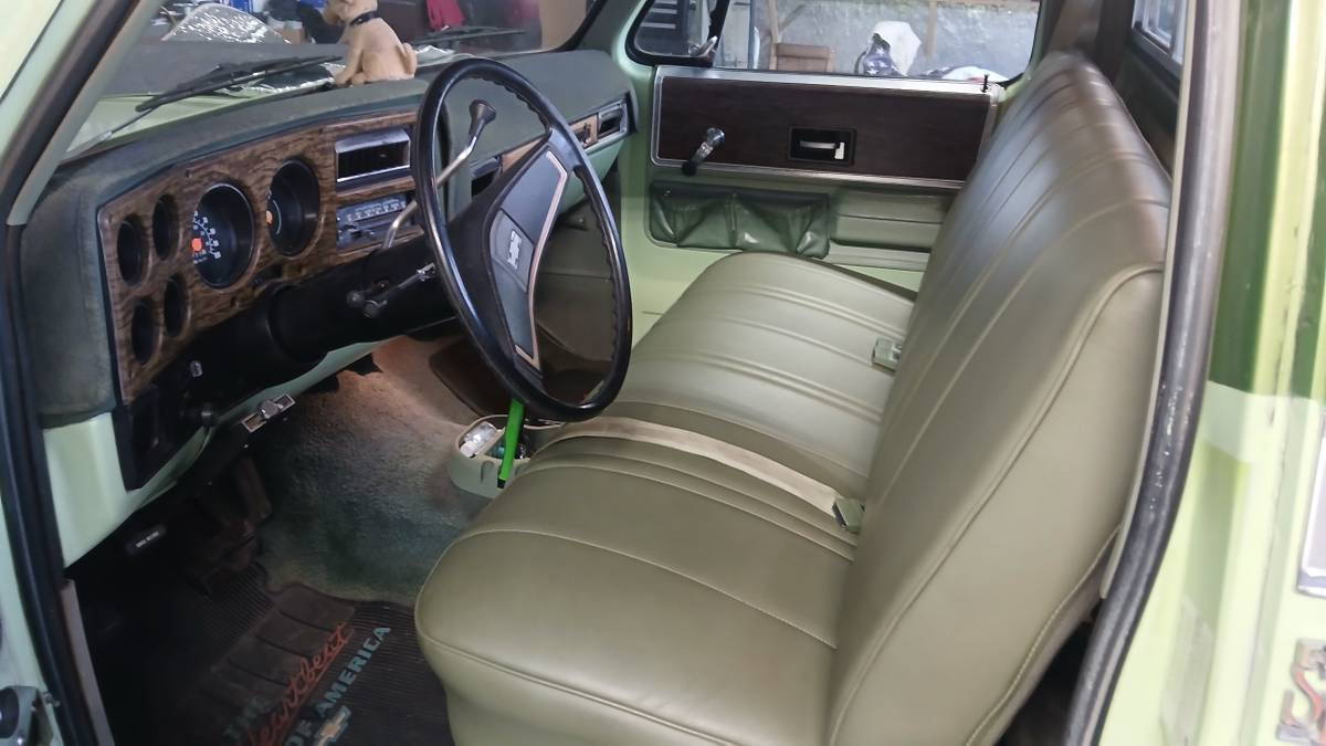 Chevy-silverado-1976-green