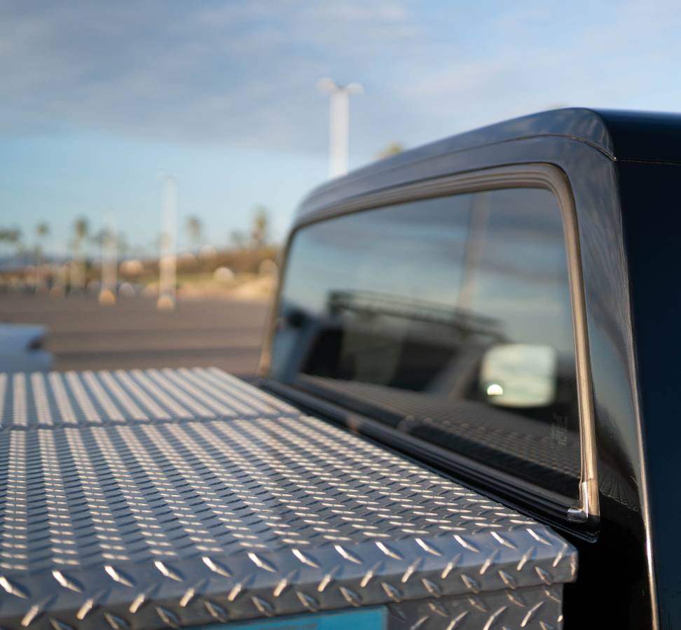 Chevy-silverado-1985-black-13