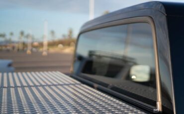 Chevy-silverado-1985-black-17