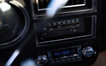 Chevy-silverado-1985-black-19