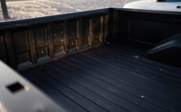 Chevy-silverado-1985-black-19