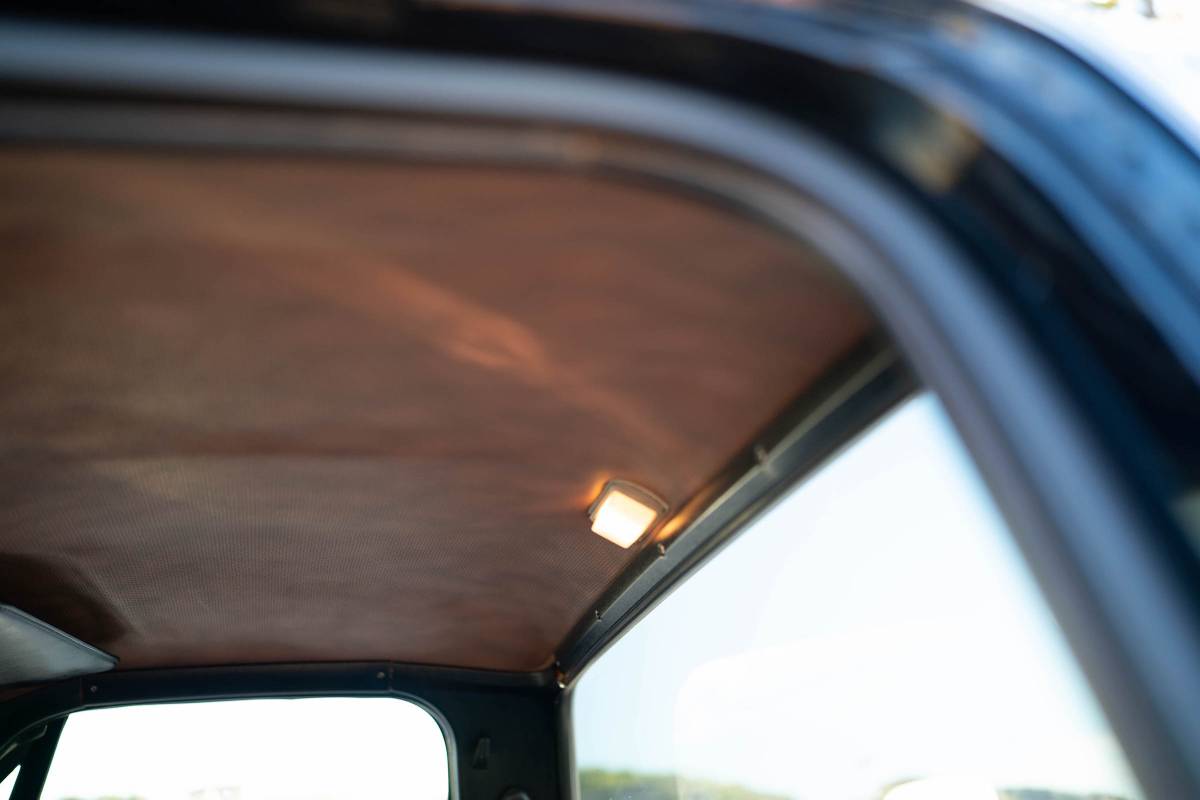 Chevy-silverado-1985-black-7