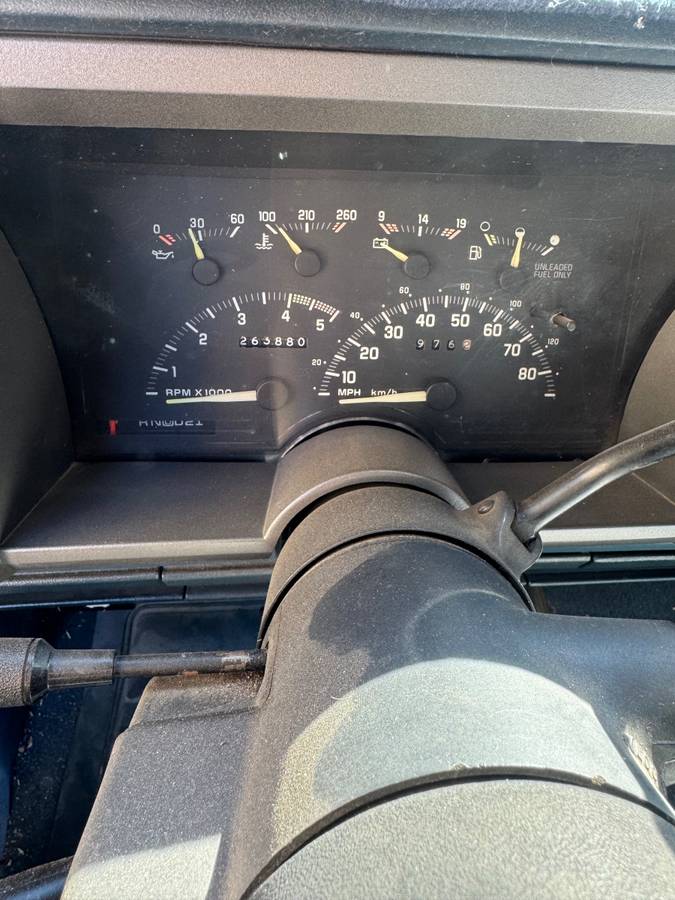 Chevy-silverado-1991-white-1