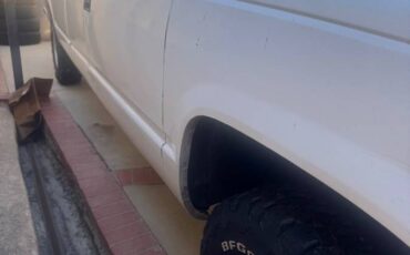 Chevy-silverado-1991-white-9