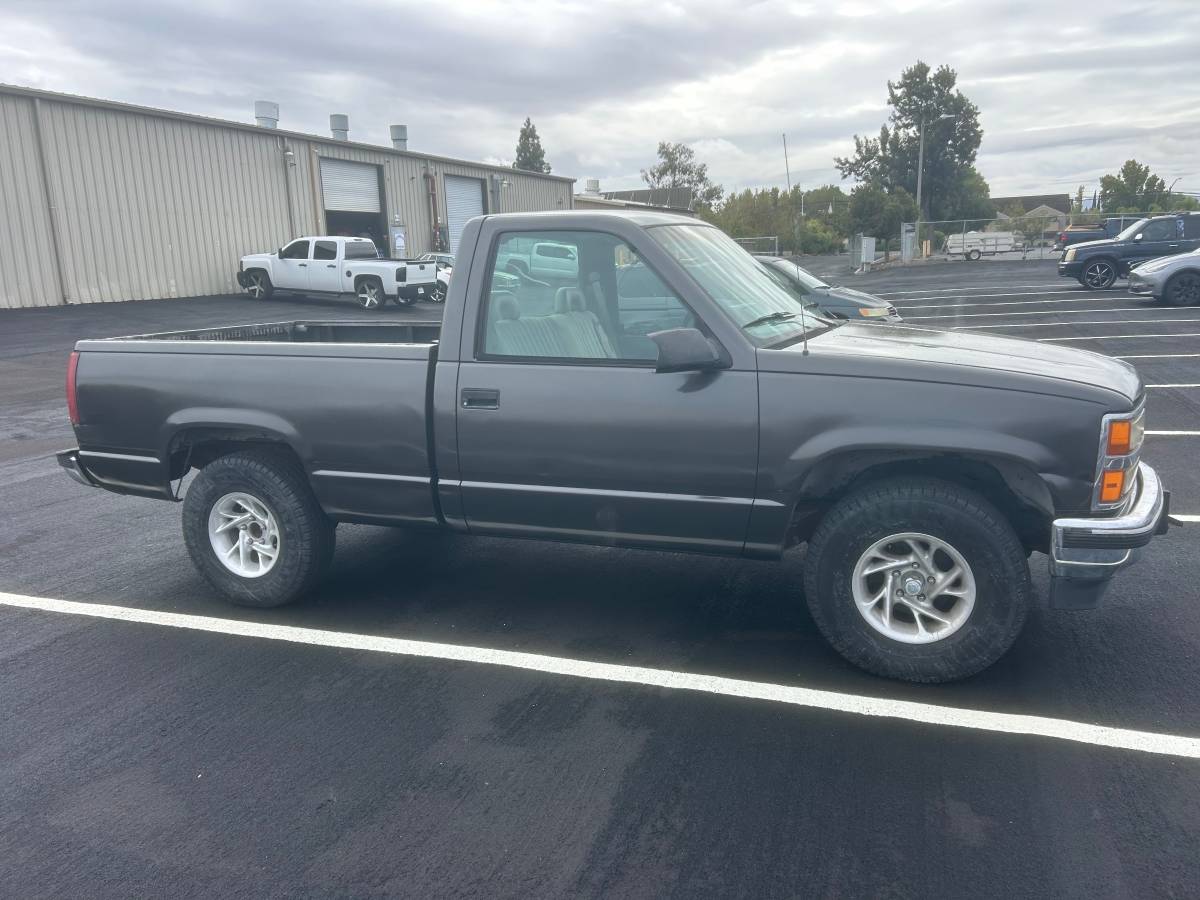 Chevy-silverado-1993-grey-11