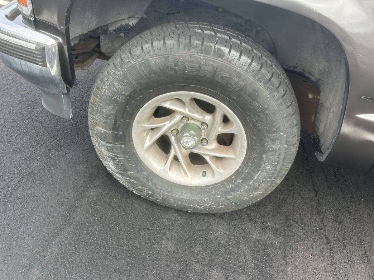 Chevy-silverado-1993-grey-12