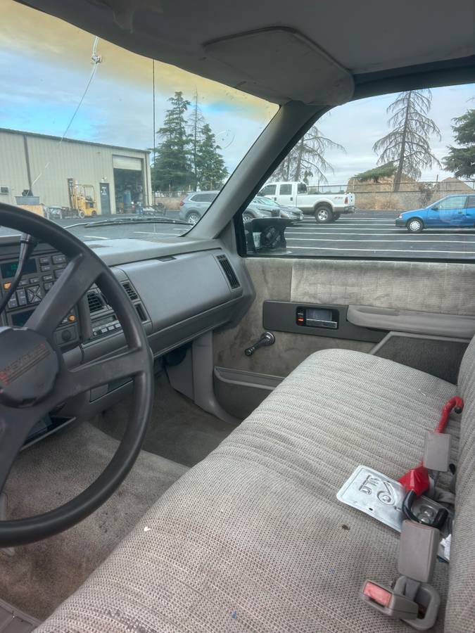 Chevy-silverado-1993-grey-7