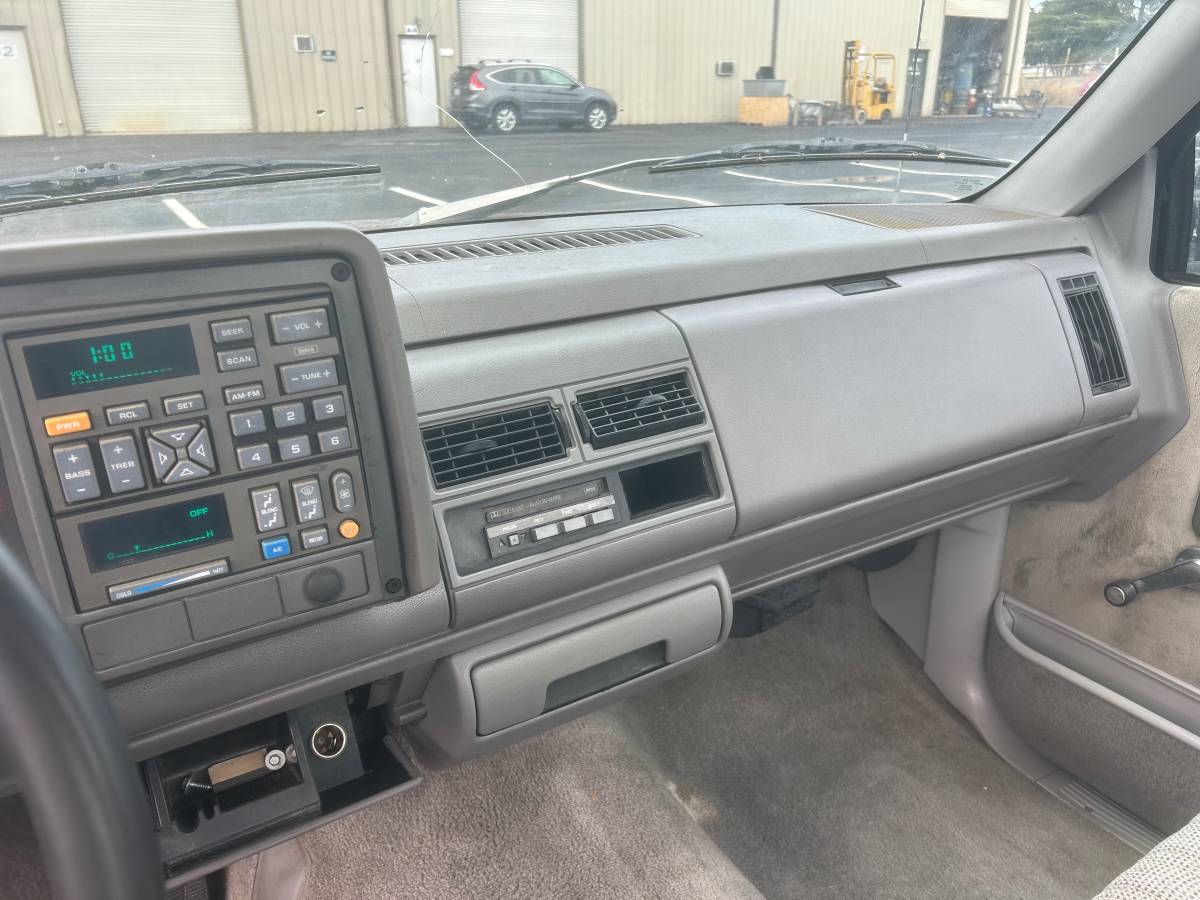 Chevy-silverado-1993-grey-8