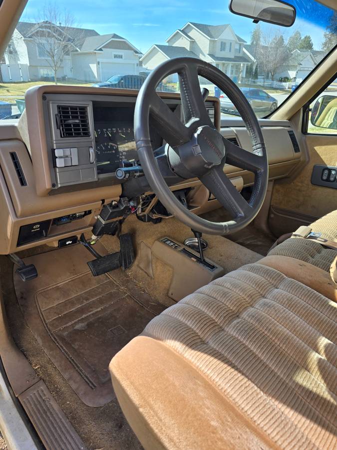 Chevy-silverado-1993-white-11