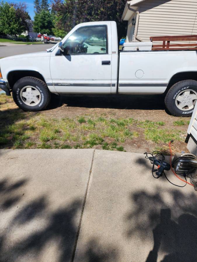 Chevy-silverado-1993-white-2