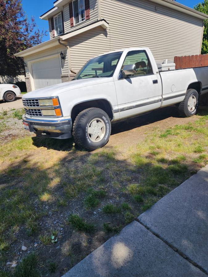 Chevy-silverado-1993-white-3