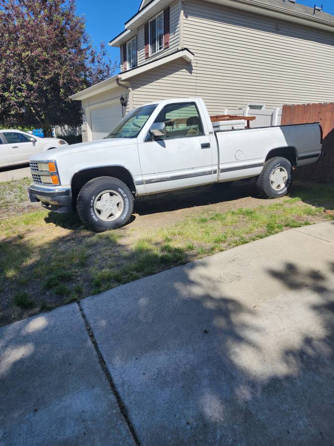 Chevy-silverado-1993-white-4