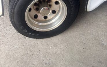 Chevy-silverado-1993-white-5