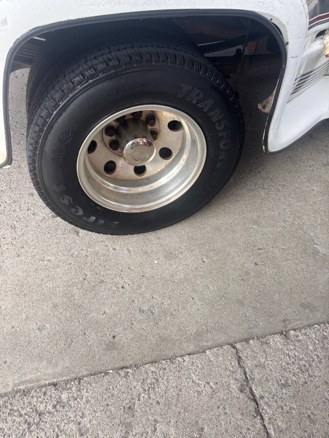 Chevy-silverado-1993-white-5