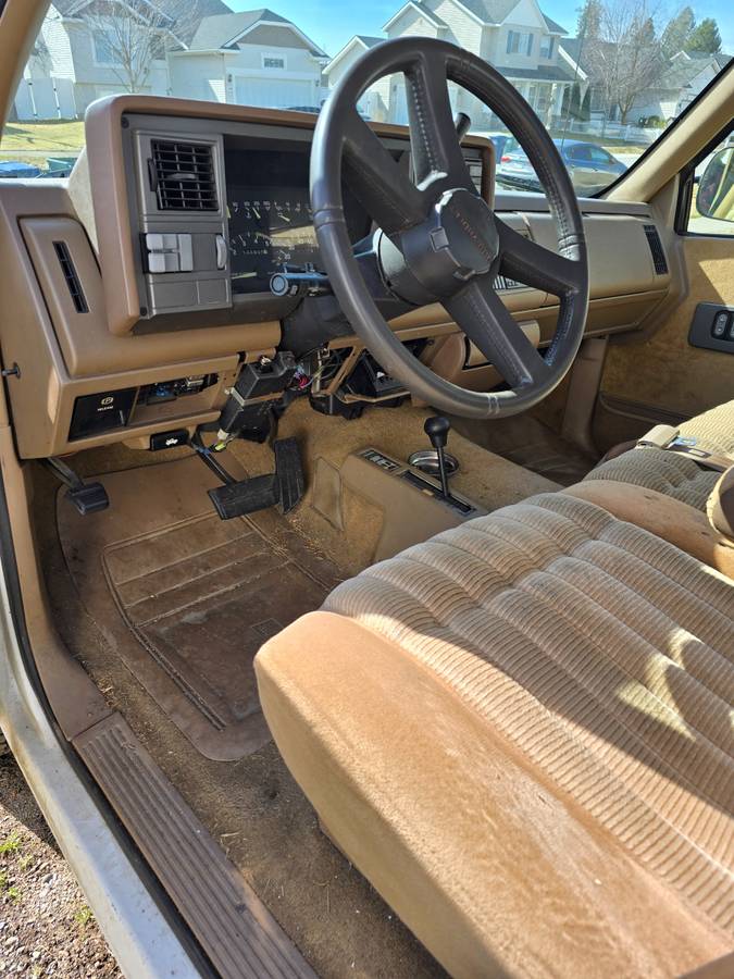 Chevy-silverado-1993-white-6