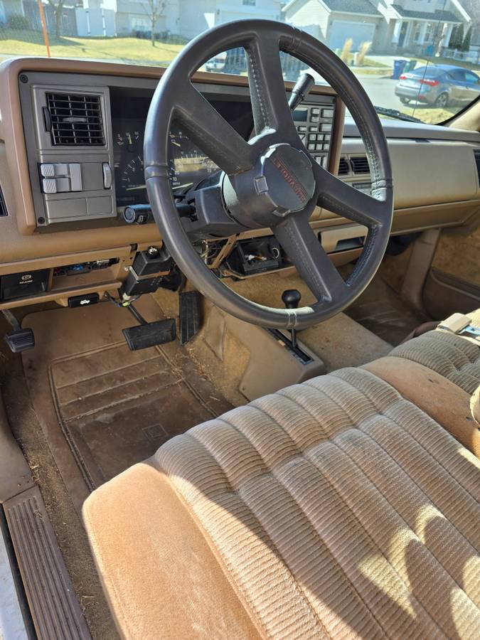 Chevy-silverado-1993-white-8