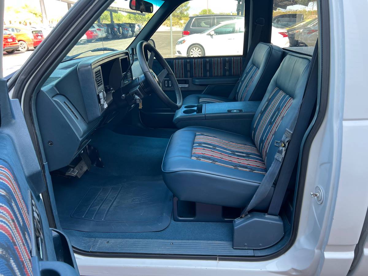 Chevy-silverado-3500-1992-white-15