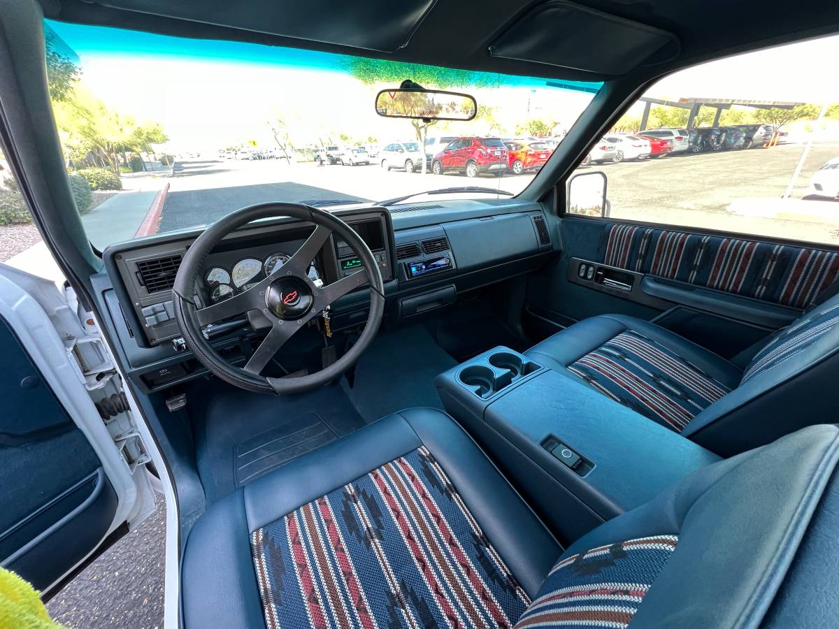 Chevy-silverado-3500-1992-white-16