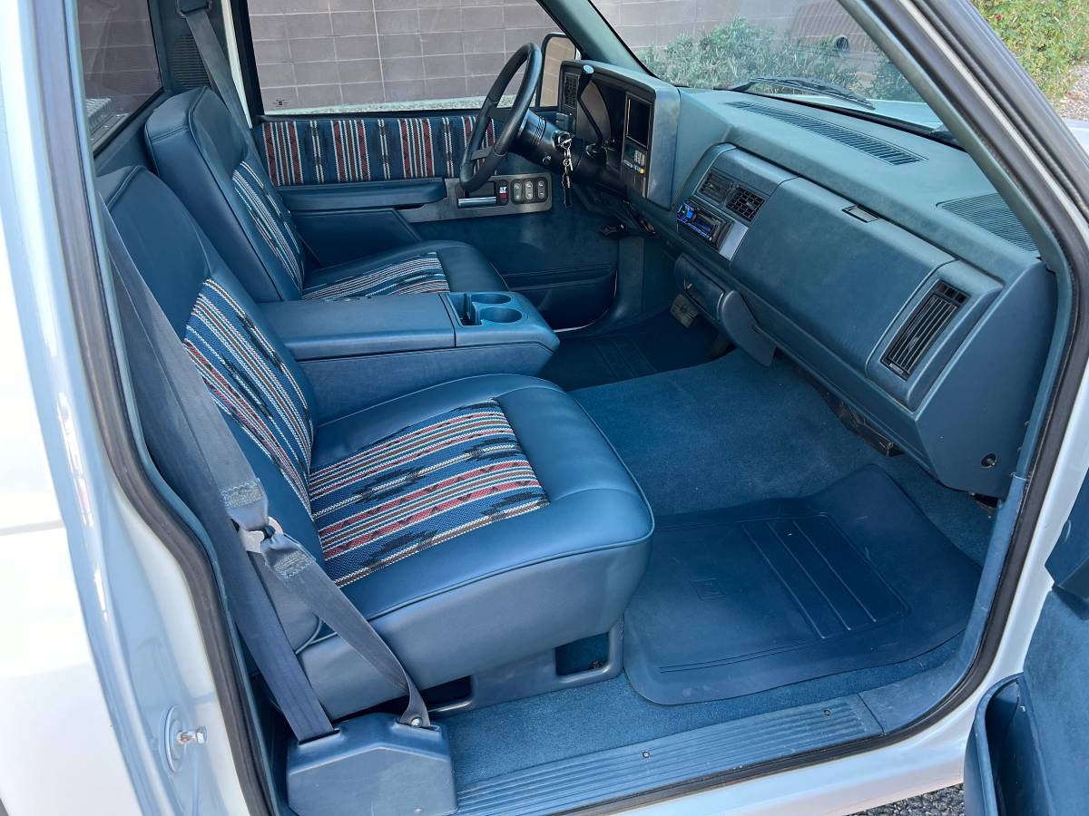 Chevy-silverado-3500-1992-white-20