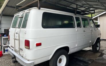 Chevy-sport-van-1985-white-1