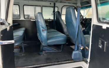 Chevy-sport-van-1985-white-10